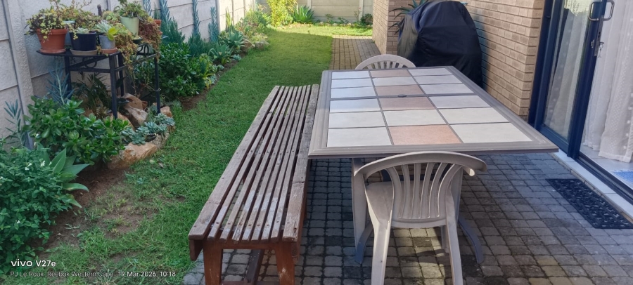 To Let 2 Bedroom Property for Rent in Reebok Western Cape